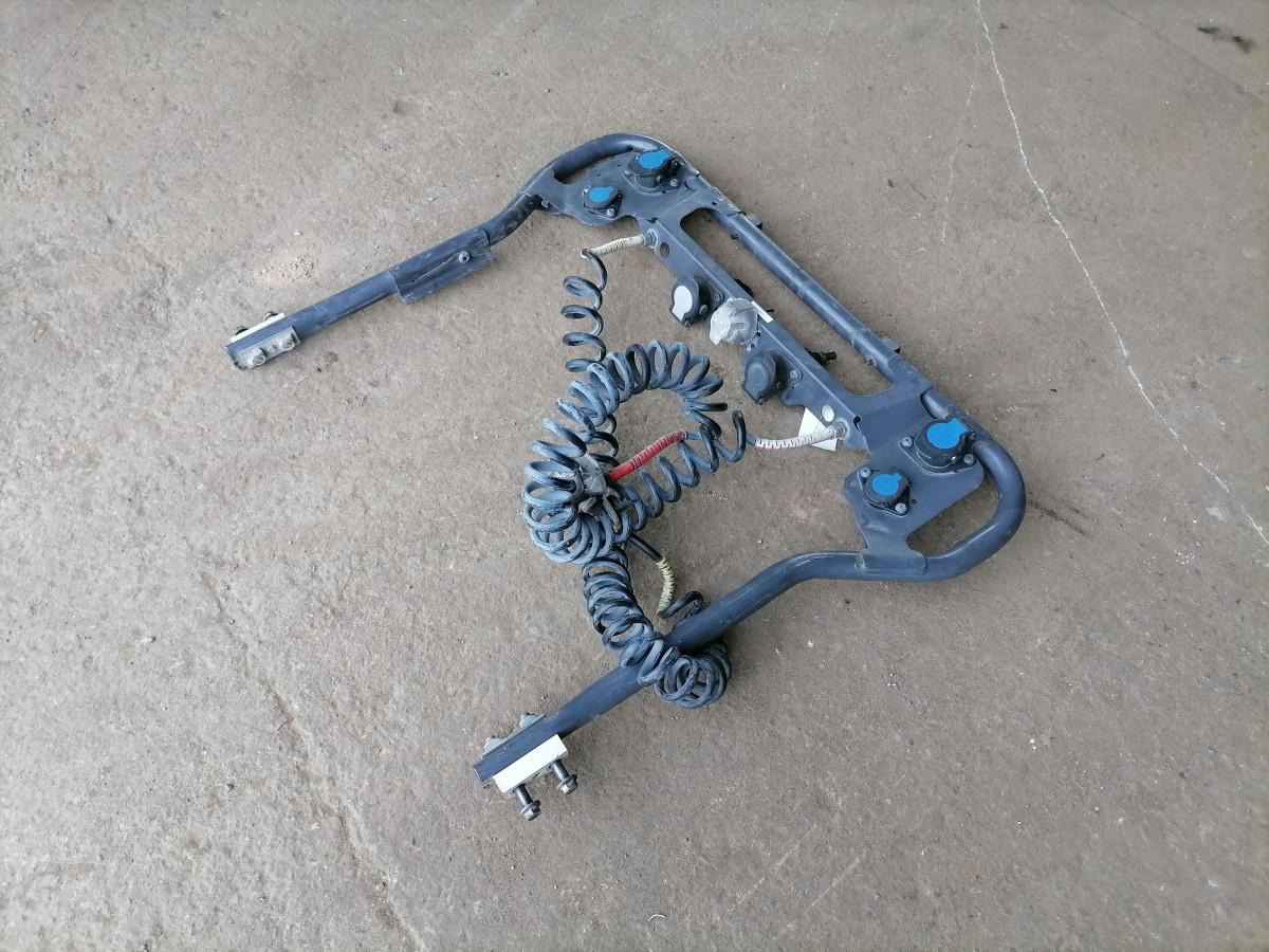 Scania Kabiini tagune haagise pistikute kinnitusraam 2247908 - Bastidor/ Chasis para Camión: foto 2 Scania Kabiini tagune haagise pistikute kinnitusraam 2247908 - Bastidor/ Chasis para Camión: foto 2