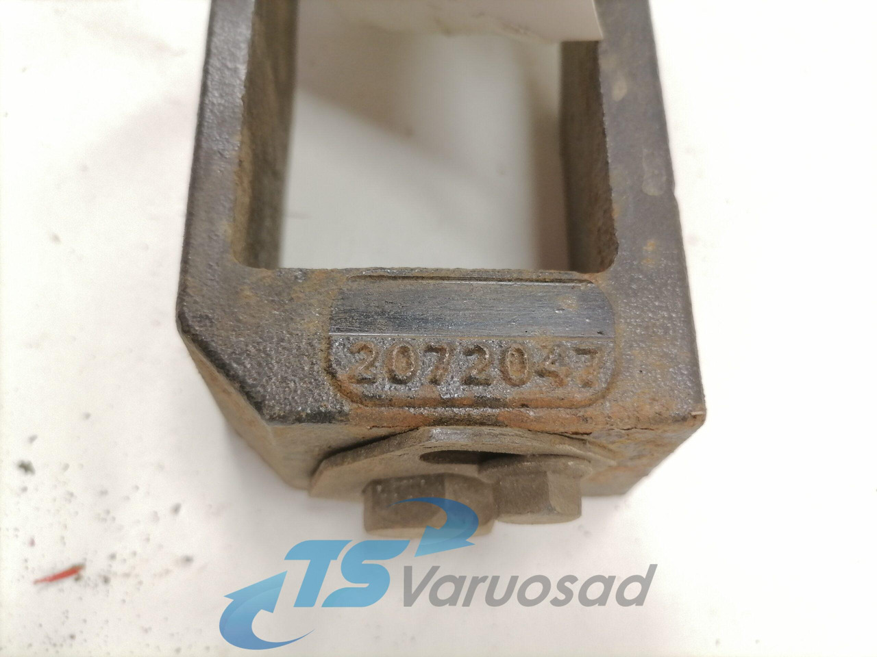 Scania Muffler carrier 2072047 - Silenciador para Camión: foto 2 Scania Muffler carrier 2072047 - Silenciador para Camión: foto 2