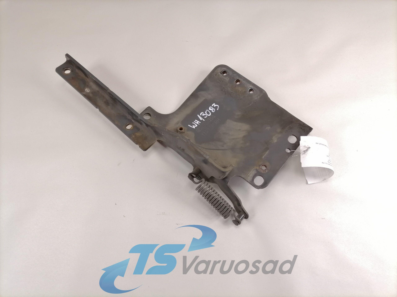 Scania lower grille carrier hinge 1742265 - Parrilla para Camión: foto 1 Scania lower grille carrier hinge 1742265 - Parrilla para Camión: foto 1