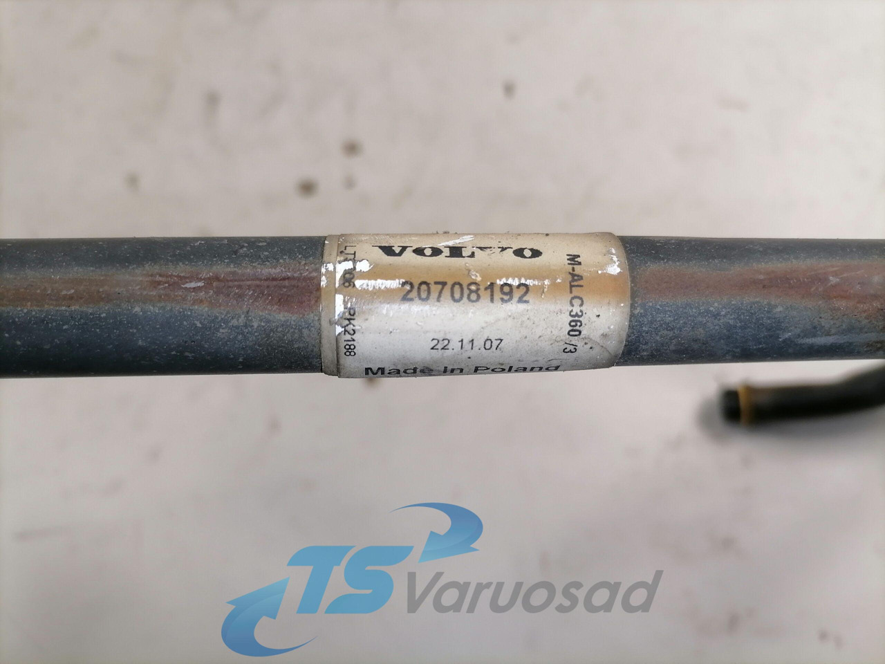 Volvo A/C pipe 20708192 - Calefacción/ Ventilación para Camión: foto 2 Volvo A/C pipe 20708192 - Calefacción/ Ventilación para Camión: foto 2