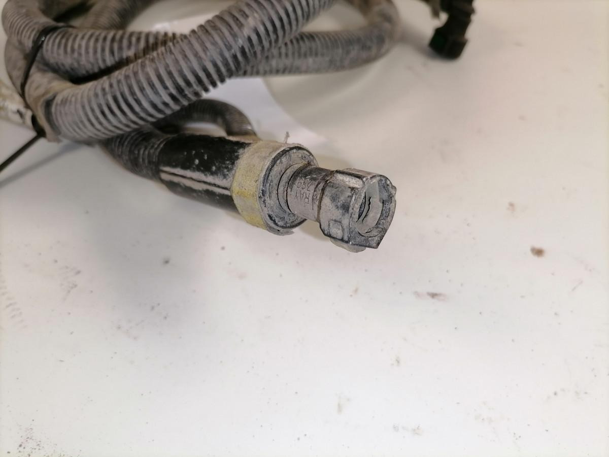 Volvo ADBlue kaabel 20927930 - Sistema de combustible para Camión: foto 2 Volvo ADBlue kaabel 20927930 - Sistema de combustible para Camión: foto 2