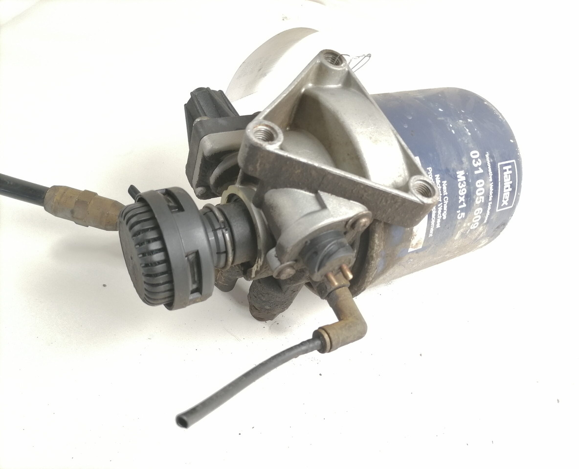 Volvo Air dryer 20393894 - Válvula de freno para Camión: foto 2 Volvo Air dryer 20393894 - Válvula de freno para Camión: foto 2