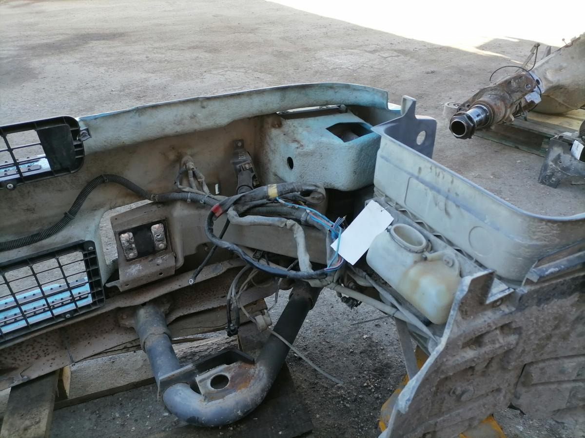 Volvo Bumper 20855700 - Parachoques para Camión: foto 4 Volvo Bumper 20855700 - Parachoques para Camión: foto 4