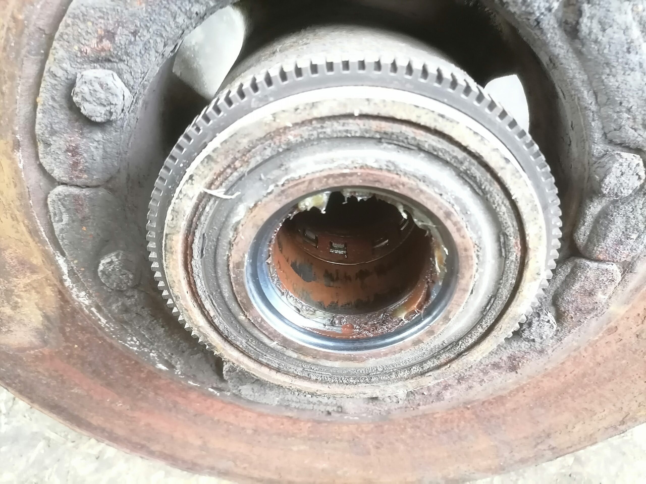 Volvo First wheel hub 21022433 - Cubo para Camión: foto 3 Volvo First wheel hub 21022433 - Cubo para Camión: foto 3