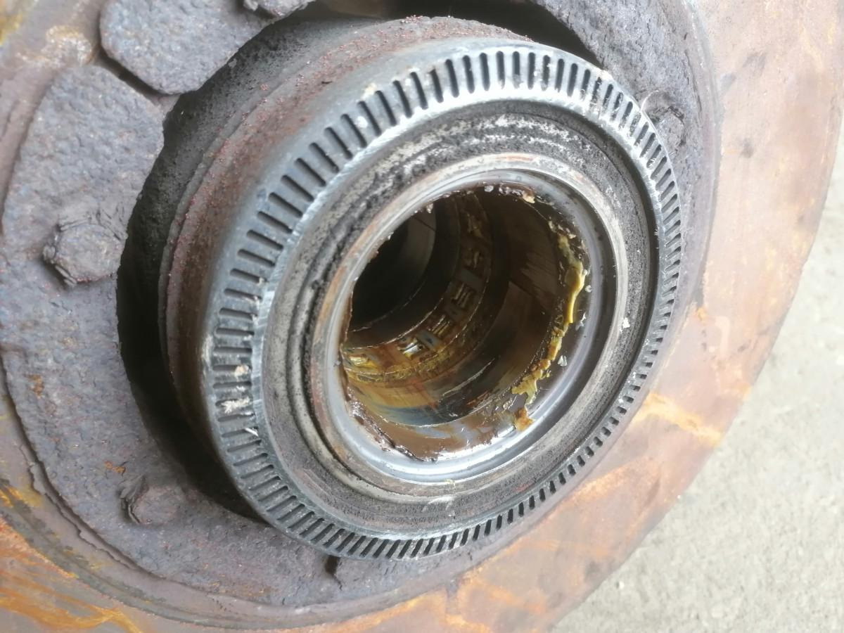 Volvo First wheel hub 21102564 - Cubo para Camión: foto 4 Volvo First wheel hub 21102564 - Cubo para Camión: foto 4