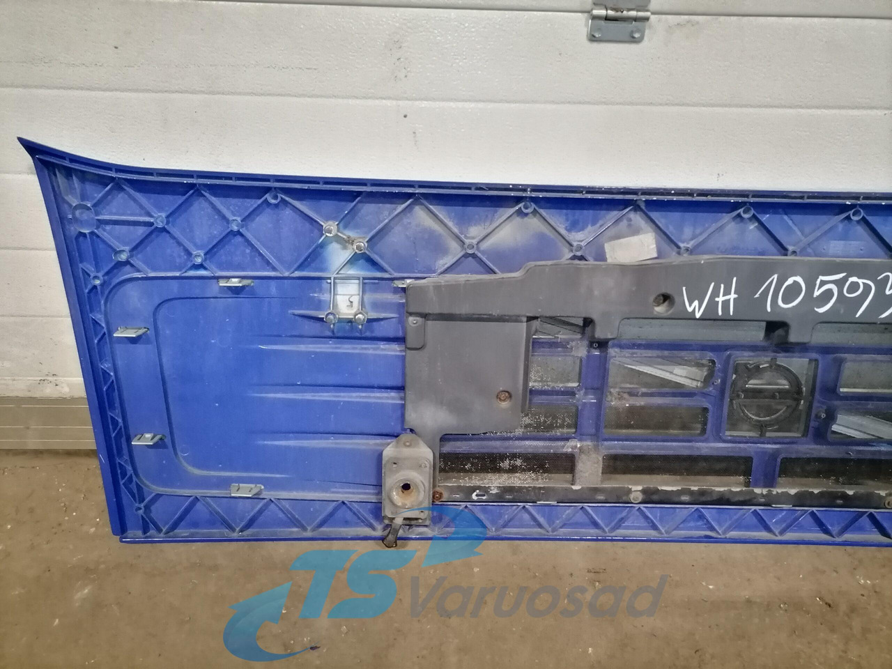 Volvo Grille panel 20523237 - Parrilla para Camión: foto 2 Volvo Grille panel 20523237 - Parrilla para Camión: foto 2