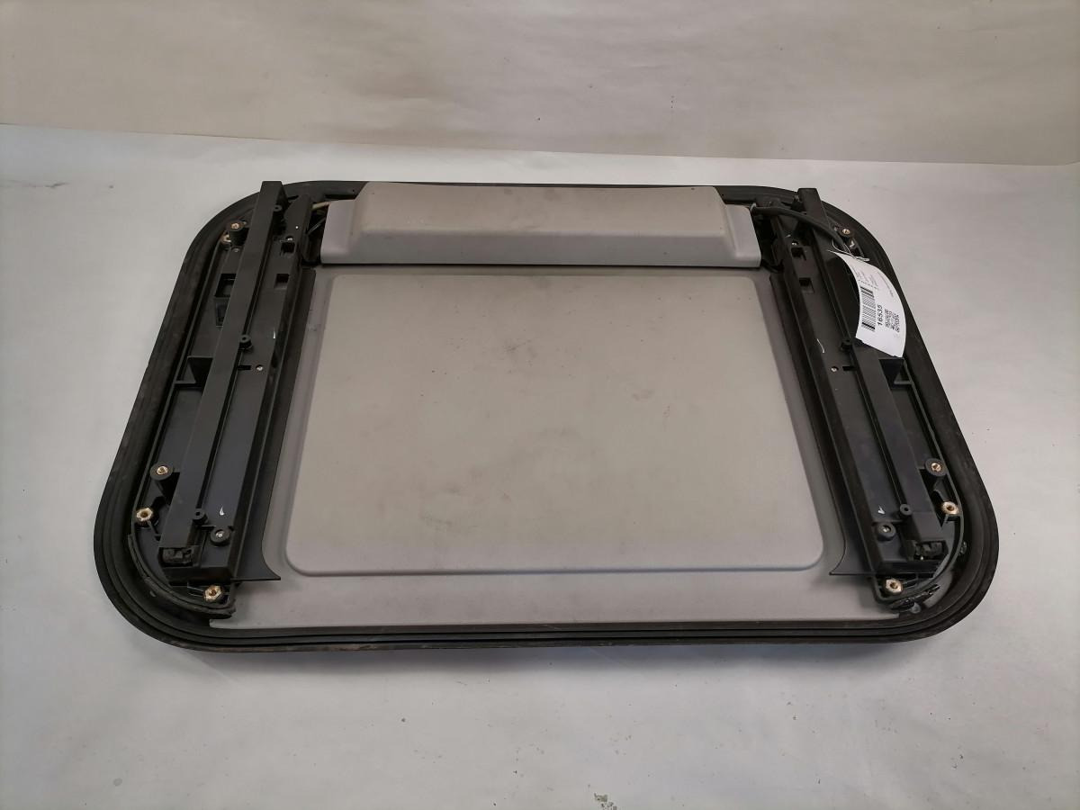 Volvo Katuseluuk 20773661 - Pieza universal para Camión: foto 2 Volvo Katuseluuk 20773661 - Pieza universal para Camión: foto 2