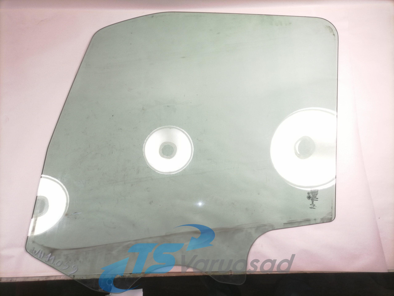 Volvo Küljeklaas, vasak 84043040 - Ventana y piezas para Camión: foto 3 Volvo Küljeklaas, vasak 84043040 - Ventana y piezas para Camión: foto 3