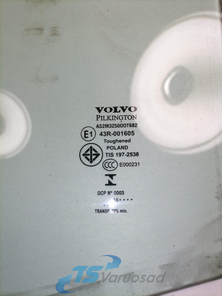 Volvo Küljeklaas, vasak 84043040 - Ventana y piezas para Camión: foto 2 Volvo Küljeklaas, vasak 84043040 - Ventana y piezas para Camión: foto 2