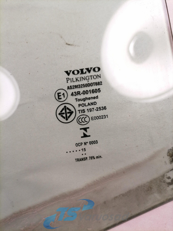 Volvo Küljeklaas, vasak 84043040 - Ventana y piezas para Camión: foto 3 Volvo Küljeklaas, vasak 84043040 - Ventana y piezas para Camión: foto 3