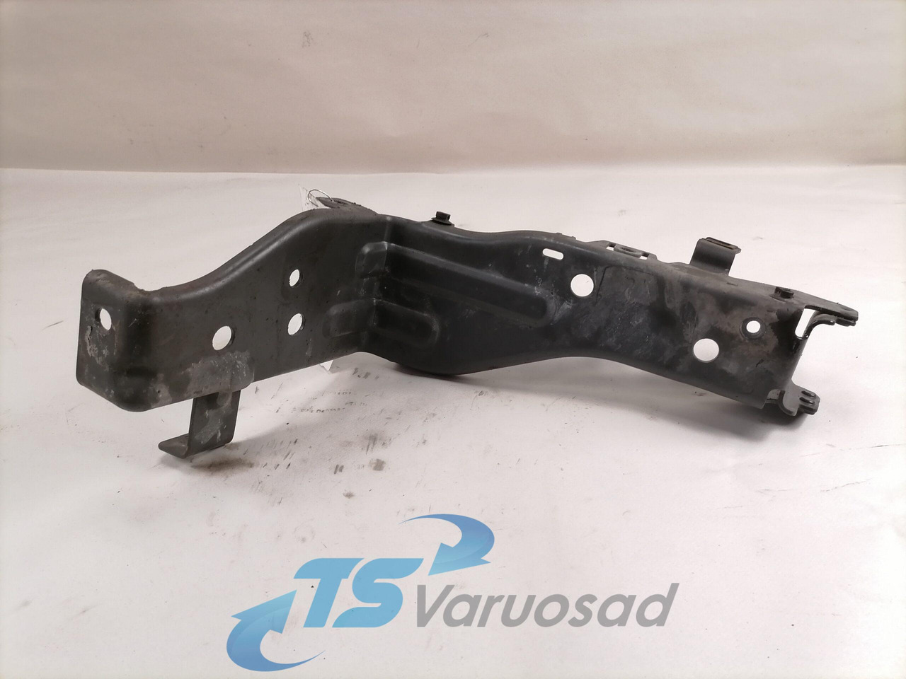 Volvo Light bracket 82285617 - Luz/ Iluminación para Camión: foto 1 Volvo Light bracket 82285617 - Luz/ Iluminación para Camión: foto 1
