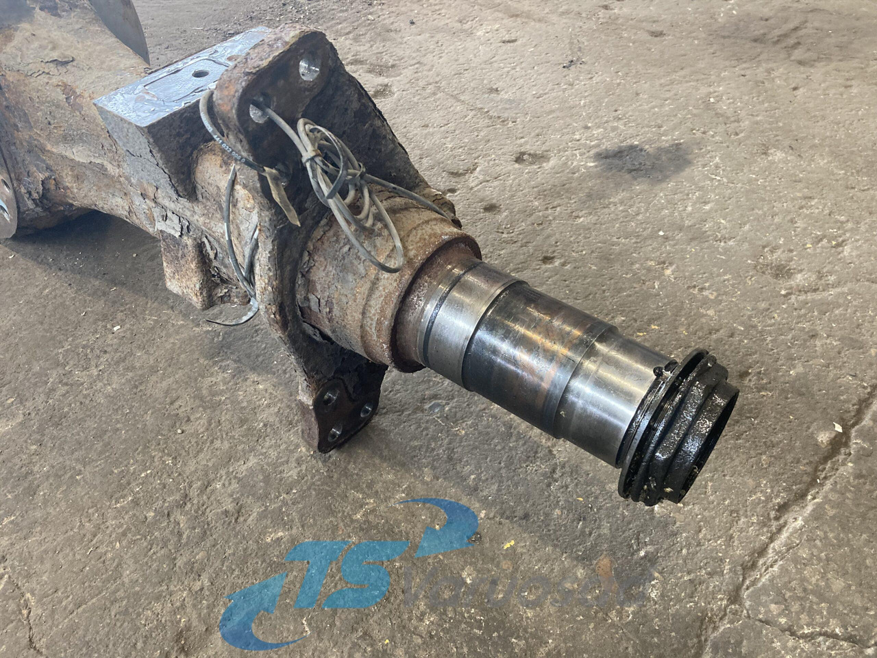 Volvo Rear axel housing 20815215 - Eje y piezas para Camión: foto 4 Volvo Rear axel housing 20815215 - Eje y piezas para Camión: foto 4