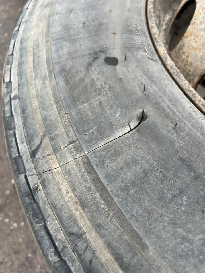 Volvo Rehvid + veljed 315/70R22.5 31570R225 - Neumáticos y llantas para Camión: foto 4 Volvo Rehvid + veljed 315/70R22.5 31570R225 - Neumáticos y llantas para Camión: foto 4