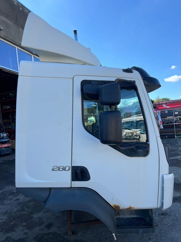 Volvo Volvo kabiin 85145280 - Cabina e interior para Camión: foto 3 Volvo Volvo kabiin 85145280 - Cabina e interior para Camión: foto 3