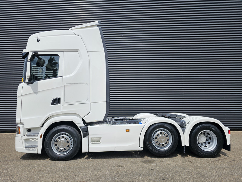 Scania S460 / 6x2/4 / RETARDER / FULL AIR / PUSHER / 2 x PTO - Cabeza tractora: foto 5 Scania S460 / 6x2/4 / RETARDER / FULL AIR / PUSHER / 2 x PTO - Cabeza tractora: foto 5