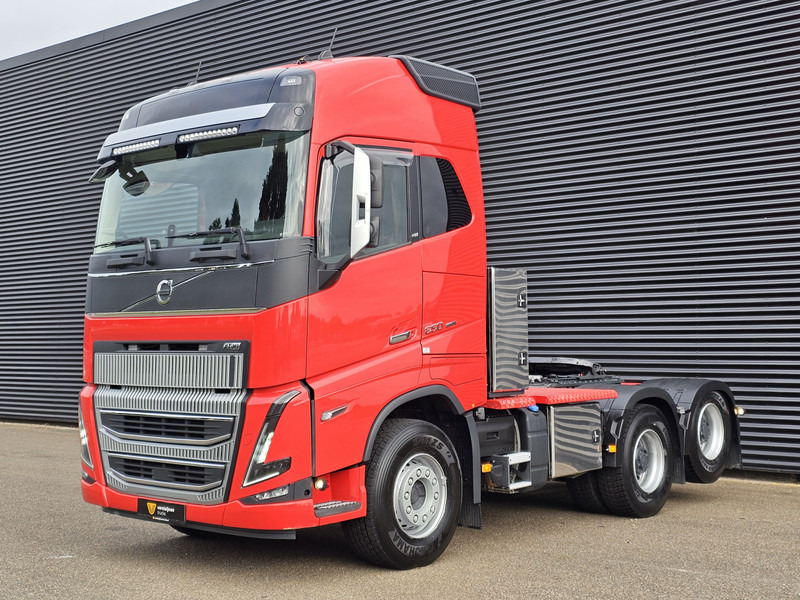 Volvo FH 16 650 / 6x4 BOOGIE / HYDRAULIC / RETARDER / 100T - Cabeza tractora: foto 1 Volvo FH 16 650 / 6x4 BOOGIE / HYDRAULIC / RETARDER / 100T - Cabeza tractora: foto 1