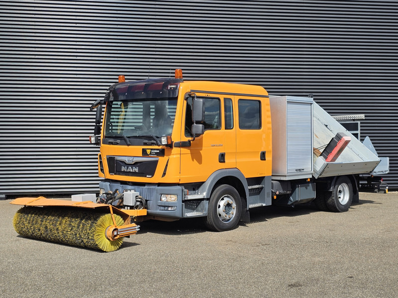MAN TGM 15.240 BL / TIPPER / DOKA / VEEG / SWEEPER - Barredora vial: foto 1 MAN TGM 15.240 BL / TIPPER / DOKA / VEEG / SWEEPER - Barredora vial: foto 1