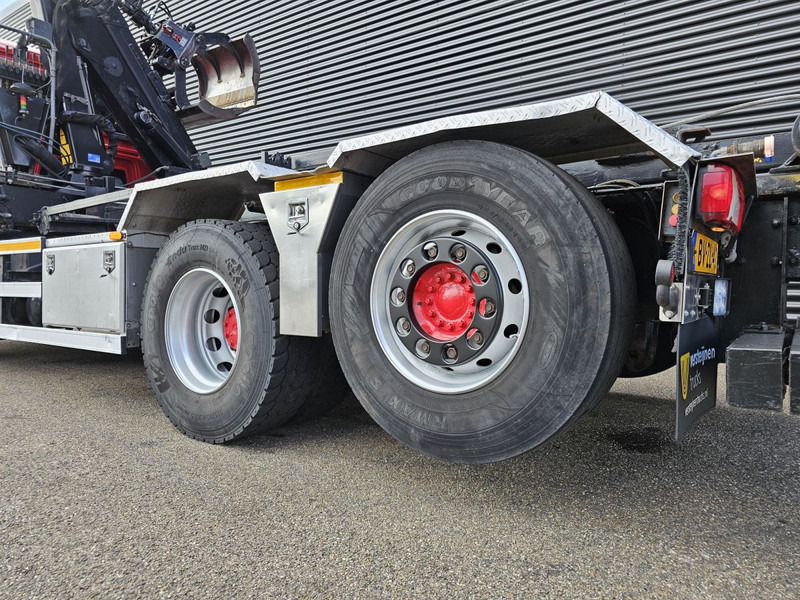 Camión con equipo de cable, Camión grúa MAN TGS 26.400 / 6x4H-2 / HMF Z KRAAN + CONTAINERSYSTEM: foto 12