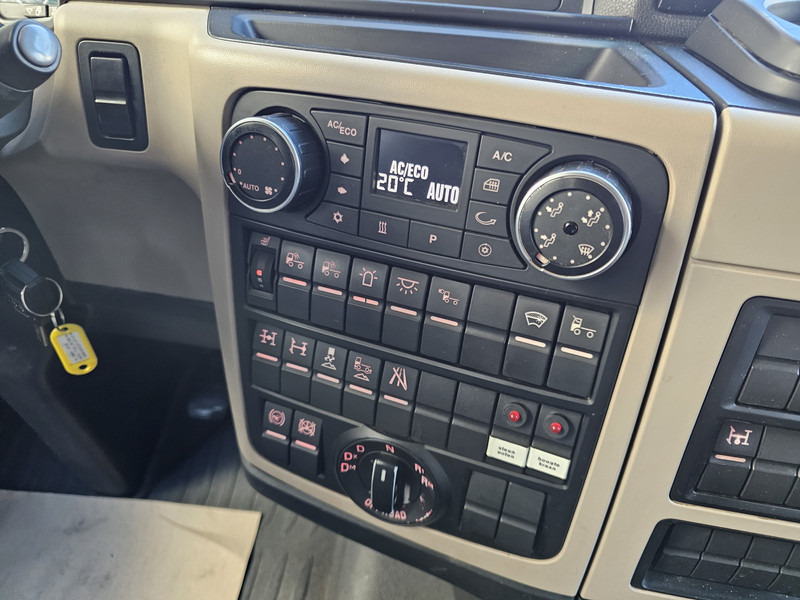 Leasing de MAN TGX 26.580 6x4 BL / RETARDER / EPSILON Q170Z96 / HOLZ MAN TGX 26.580 6x4 BL / RETARDER / EPSILON Q170Z96 / HOLZ: foto 17 Leasing de MAN TGX 26.580 6x4 BL / RETARDER / EPSILON Q170Z96 / HOLZ MAN TGX 26.580 6x4 BL / RETARDER / EPSILON Q170Z96 / HOLZ: foto 17