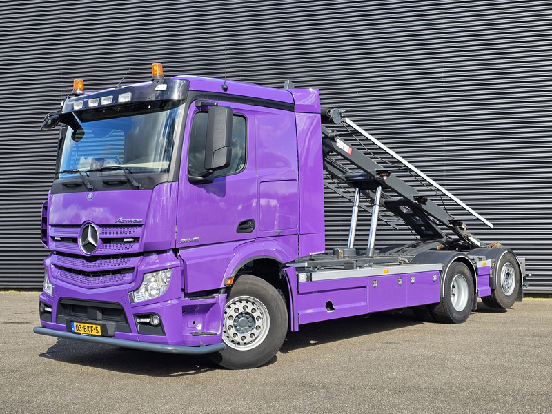 Mercedes-Benz AROCS 3345 / 6x2 / CONTAINER SYSTEM / CABLE - Camión con equipo de cable: foto 1 Mercedes-Benz AROCS 3345 / 6x2 / CONTAINER SYSTEM / CABLE - Camión con equipo de cable: foto 1