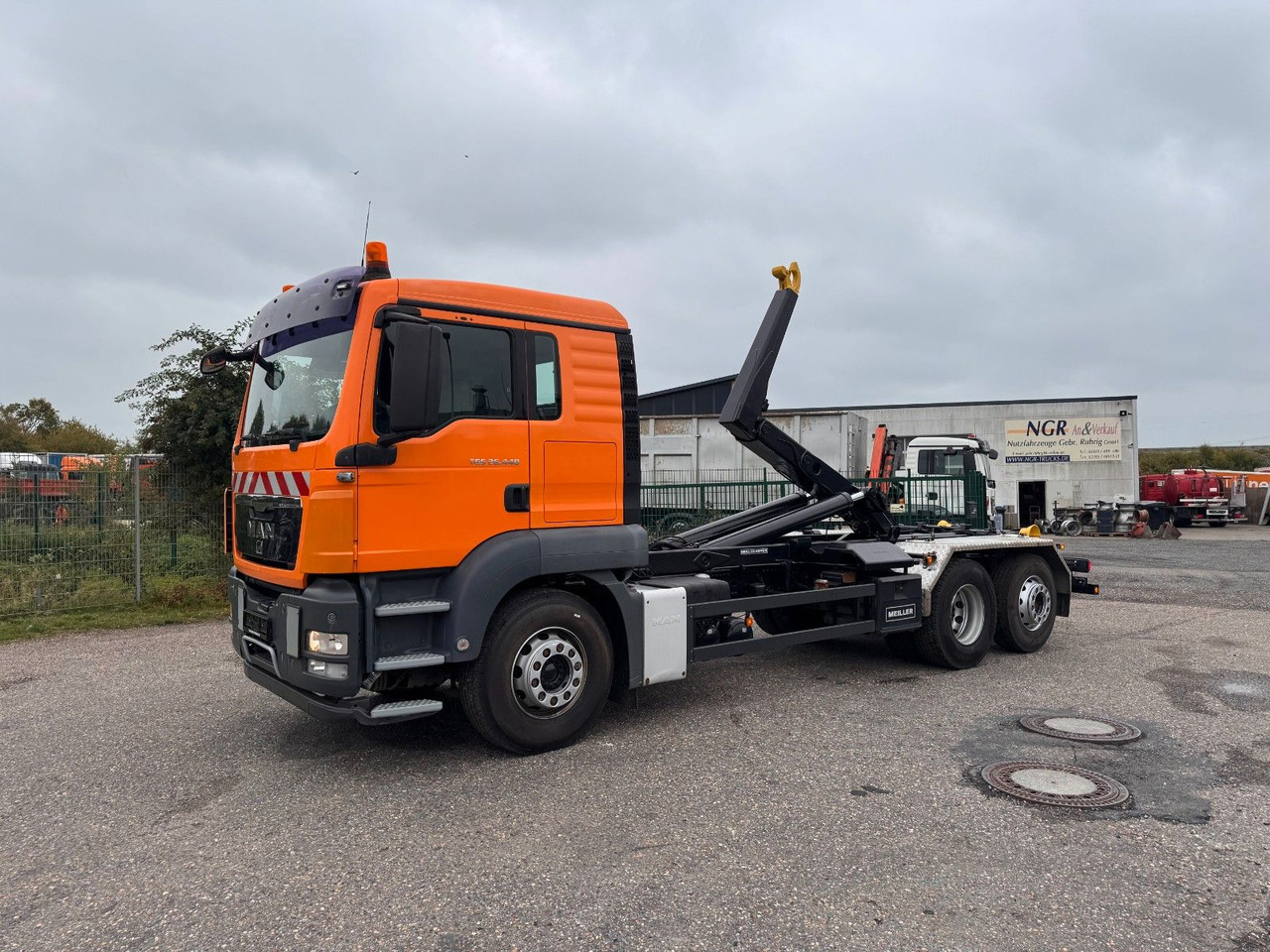 Camión multibasculante MAN 26.440 6X2 Meiller RK 20.70 mit Funk: foto 12 Camión multibasculante MAN 26.440 6X2 Meiller RK 20.70 mit Funk: foto 12