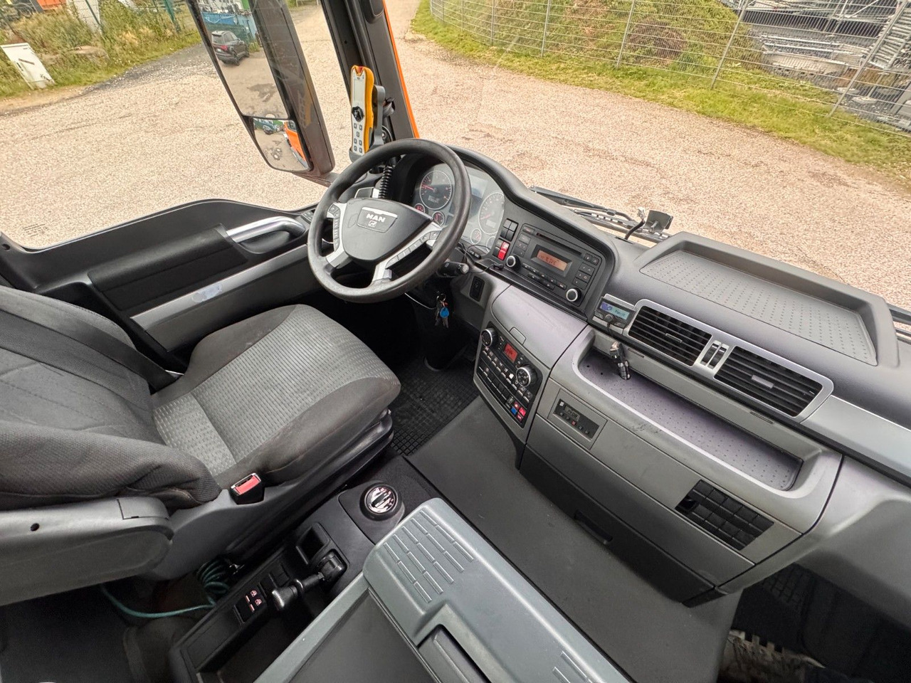 Camión multibasculante MAN 26.440 6X2 Meiller RK 20.70 mit Funk: foto 9 Camión multibasculante MAN 26.440 6X2 Meiller RK 20.70 mit Funk: foto 9