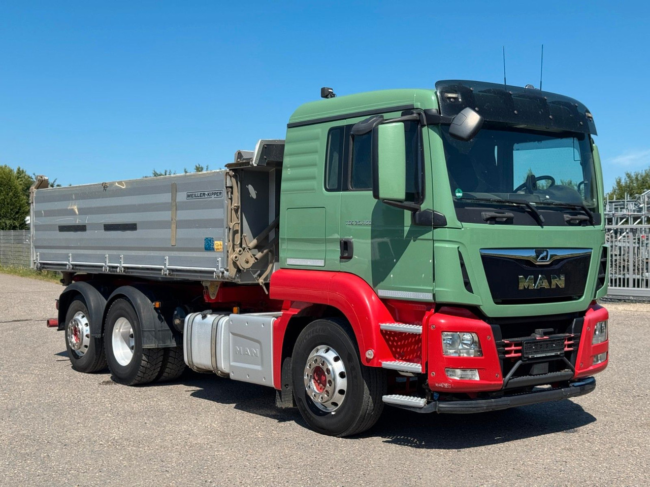 Camión volquete MAN 26.460 6x2 Meiller 3. Seitenkipper: foto 6