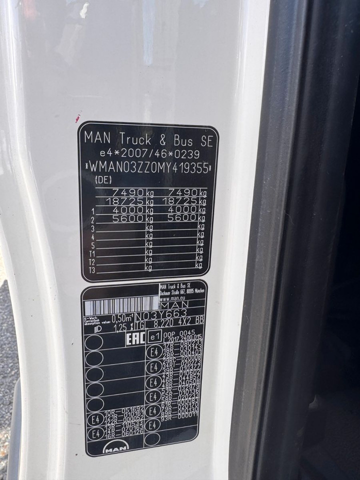 MAN 8.220 Meiller 3.S. Kipper Top Zustand - Camión volquete: foto 3 MAN 8.220 Meiller 3.S. Kipper Top Zustand - Camión volquete: foto 3