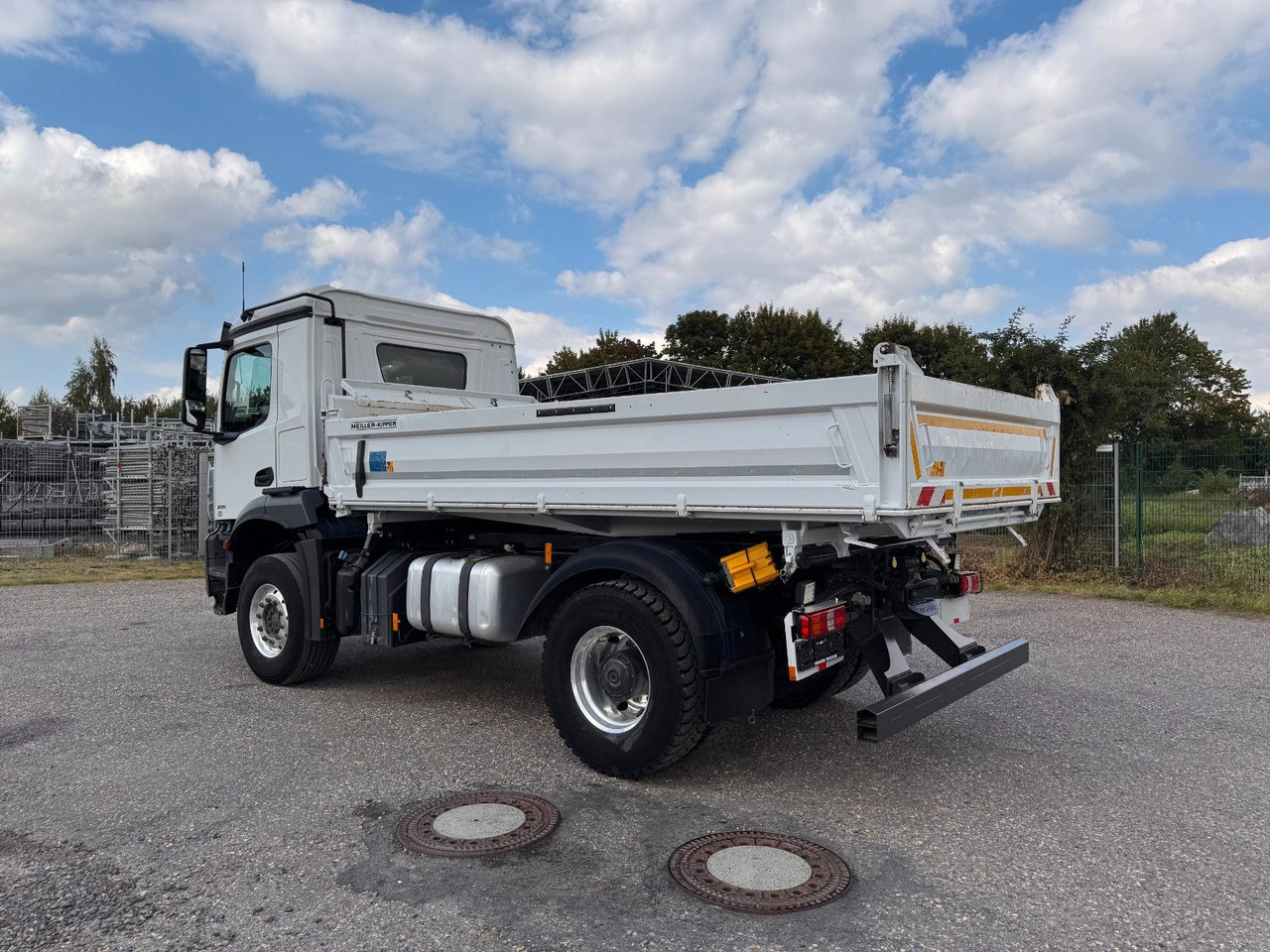 Camión volquete Mercedes-Benz 1835  2135 4X2 Meiller 3 S. Kipper Top Zustand: foto 11