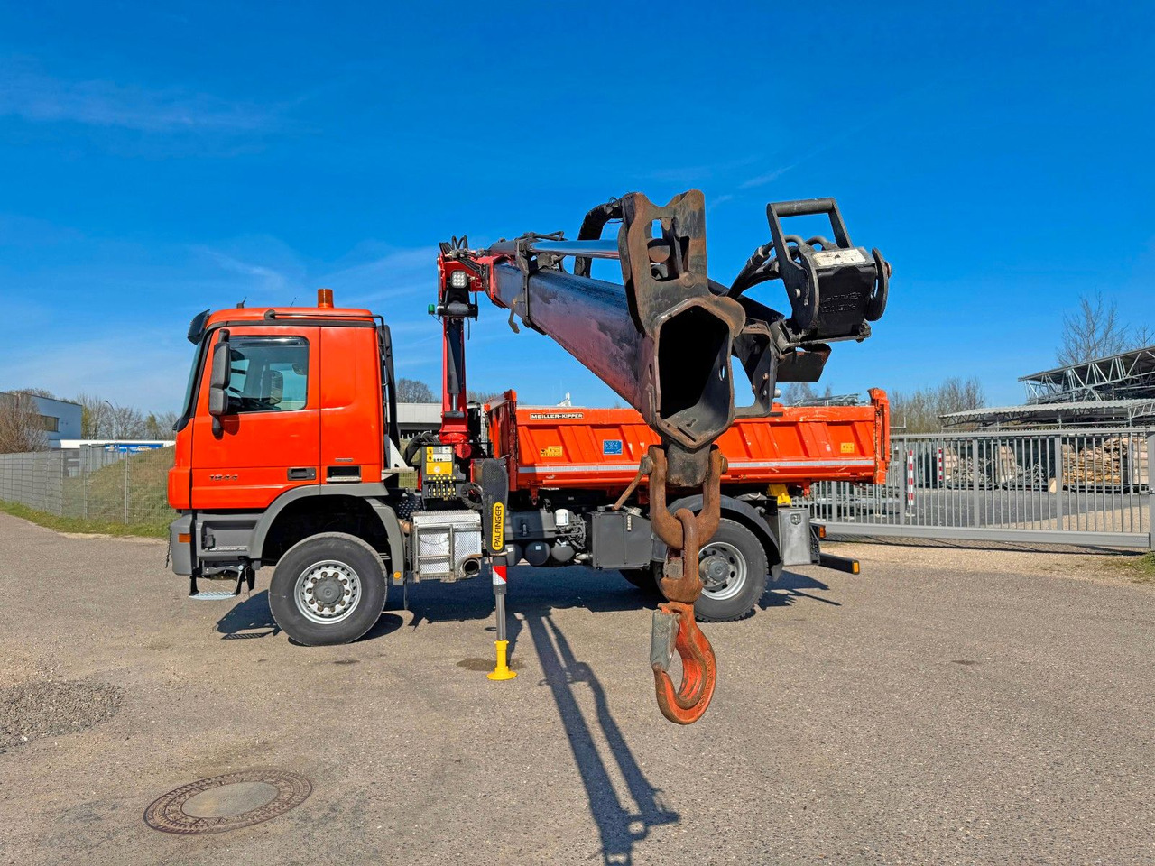 Mercedes-Benz 1844 4x4 Meiller 3S Bordmatik Palfinger PK16001K - Camión volquete: foto 5 Mercedes-Benz 1844 4x4 Meiller 3S Bordmatik Palfinger PK16001K - Camión volquete: foto 5