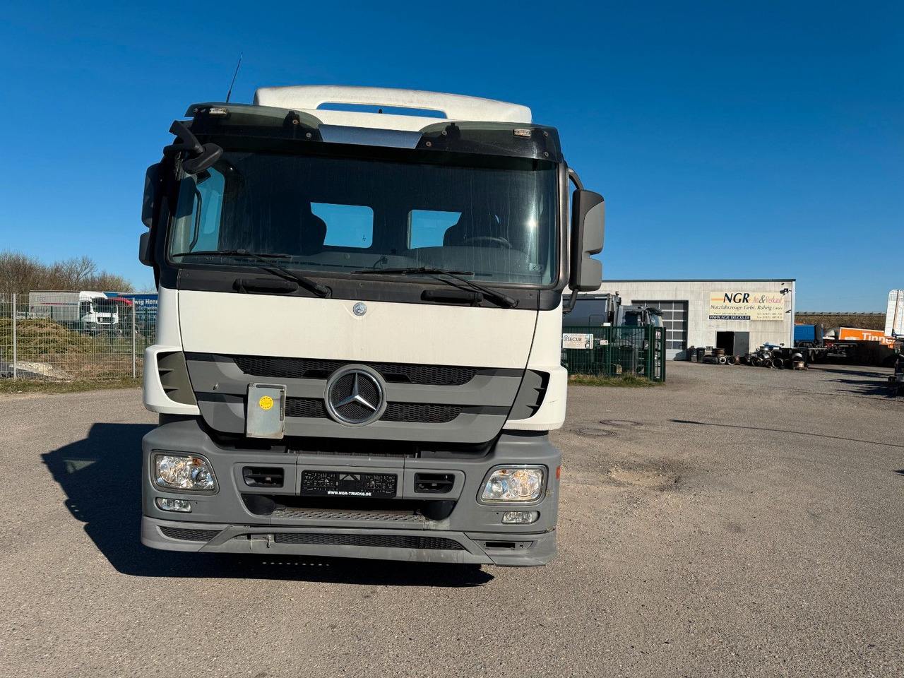 Mercedes-Benz 2541 6X2 Meiller RK 20.65 Klima M-Haus - Camión multibasculante: foto 2 Mercedes-Benz 2541 6X2 Meiller RK 20.65 Klima M-Haus - Camión multibasculante: foto 2