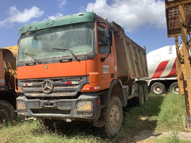 Mercedes-Benz ACTROS 3341 - Camión volquete: foto 1 Mercedes-Benz ACTROS 3341 - Camión volquete: foto 1
