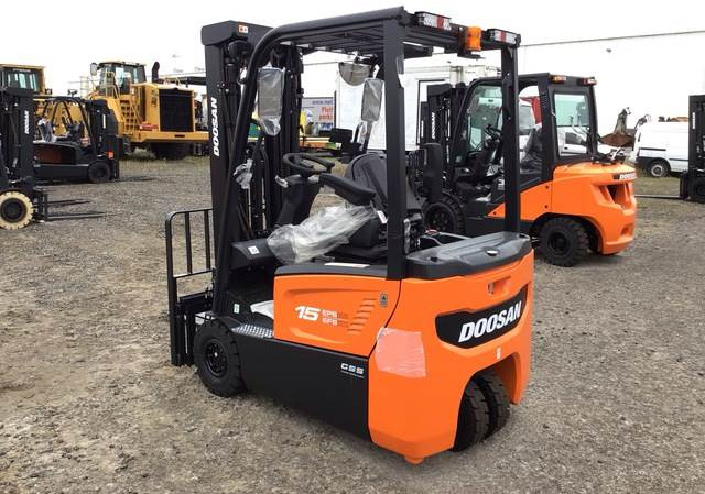 Doosan B15T-7 PLUS - Carretilla elevadora eléctrica: foto 2 Doosan B15T-7 PLUS - Carretilla elevadora eléctrica: foto 2
