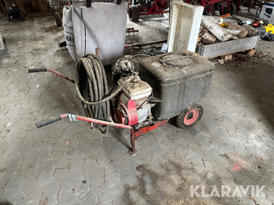 Sprøjte med Honda motor - Maquinaria agrícola: foto 1 Sprøjte med Honda motor - Maquinaria agrícola: foto 1