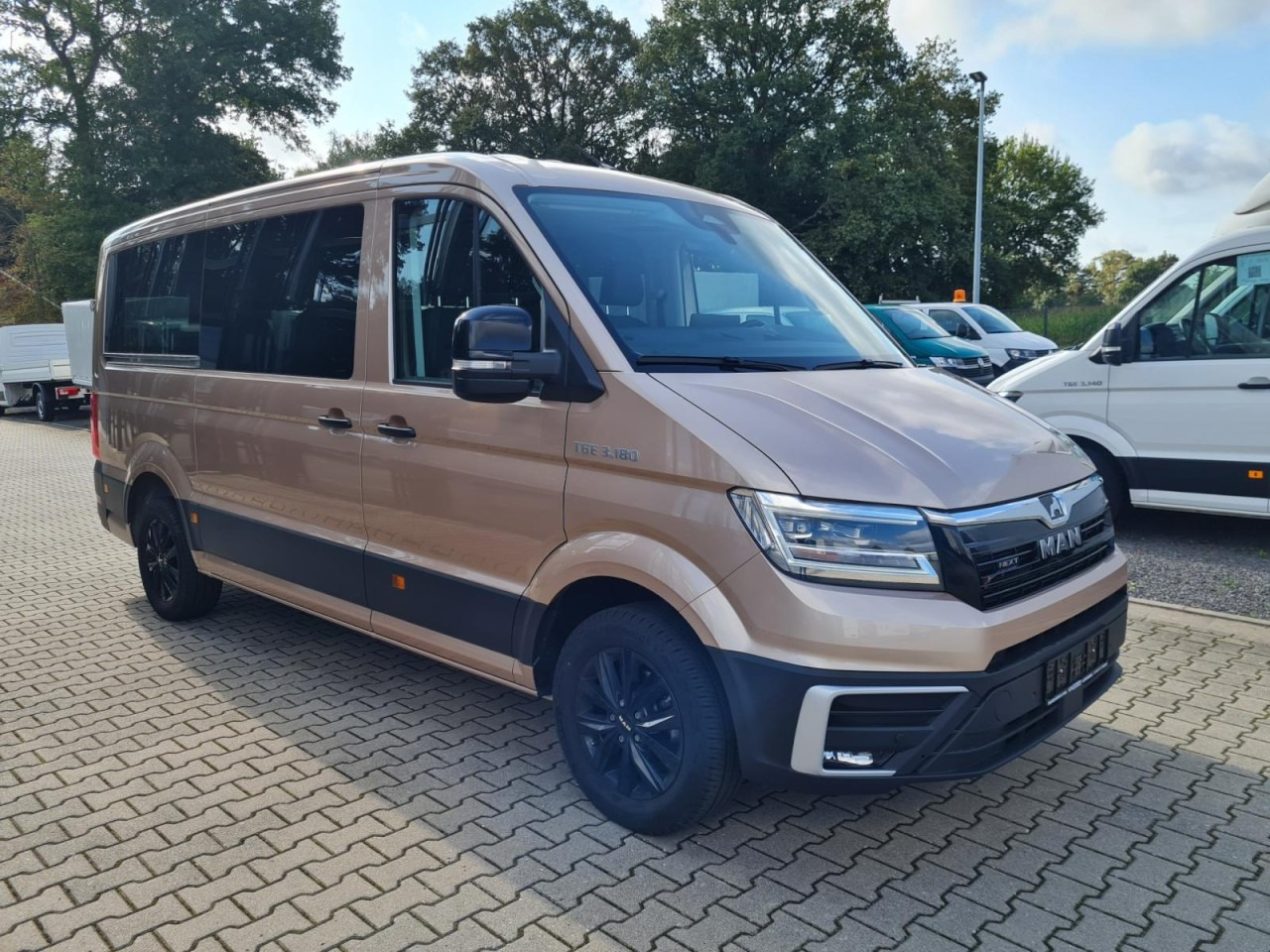 Man TGE 3.180 TDi Kombi 9 Sitze ALU KAMERA LED LEDER Sonderumbau - Minibús, Furgoneta de pasajeros: foto 3 Man TGE 3.180 TDi Kombi 9 Sitze ALU KAMERA LED LEDER Sonderumbau - Minibús, Furgoneta de pasajeros: foto 3