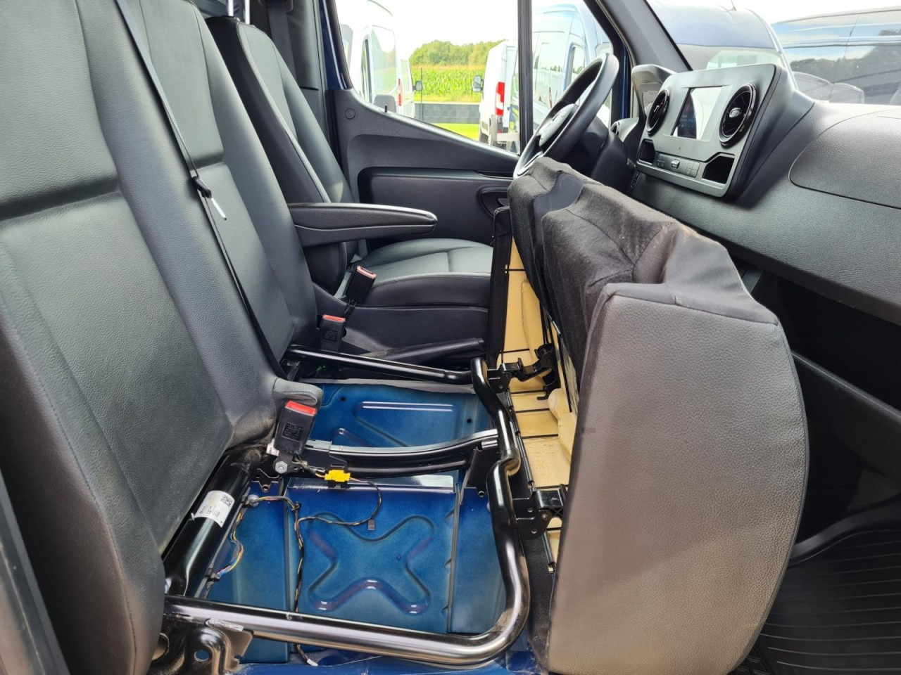 Furgón Mercedes-Benz Sprinter 316 Kasten CDI MR RWD AHK MBUX KAMERA: foto 17 Furgón Mercedes-Benz Sprinter 316 Kasten CDI MR RWD AHK MBUX KAMERA: foto 17