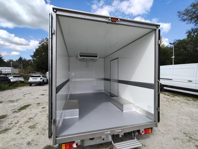 Renault Master 35 Kühlkoffer Tiefrahmen dCi 170 Stand+Fahrk. - Furgoneta frigorifica: foto 4 Renault Master 35 Kühlkoffer Tiefrahmen dCi 170 Stand+Fahrk. - Furgoneta frigorifica: foto 4