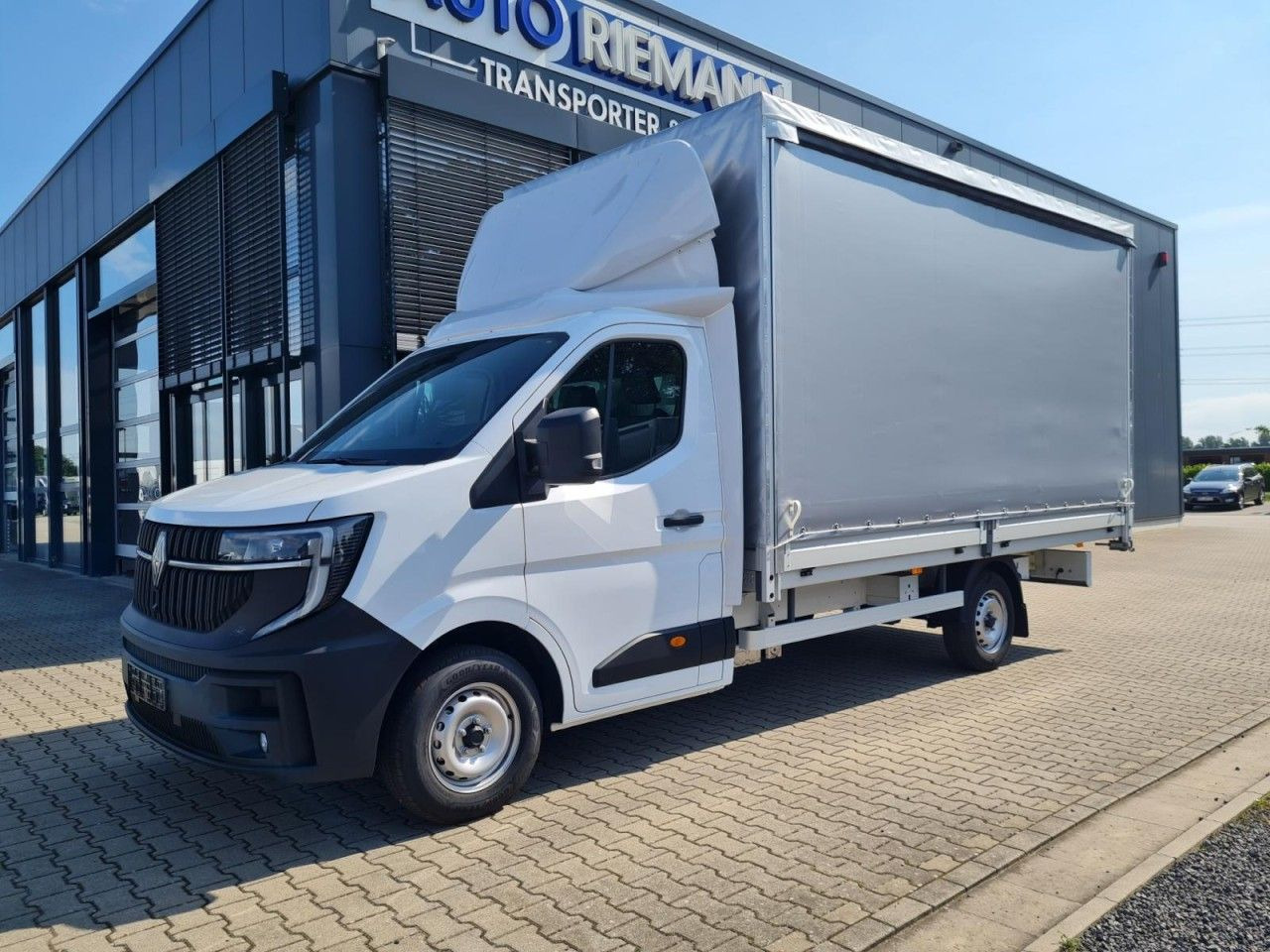 Renault Master 35 Pritsche Schiebe Plane dCi 170 - Furgoneta con lona: foto 3 Renault Master 35 Pritsche Schiebe Plane dCi 170 - Furgoneta con lona: foto 3