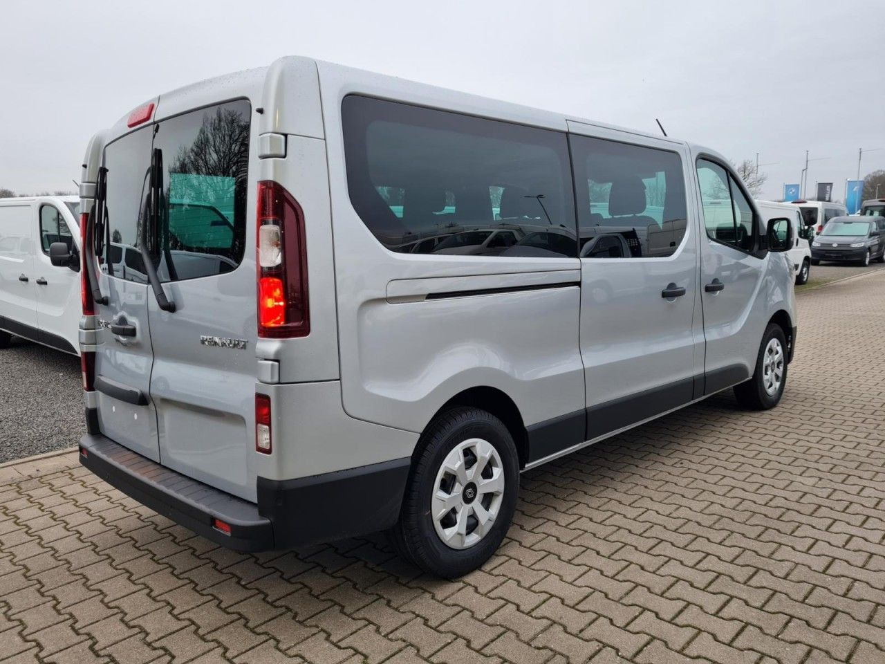 Renault Trafic Kombi 9-Sitze L2 Grand Equilibre KLIMA TE - Coche: foto 5 Renault Trafic Kombi 9-Sitze L2 Grand Equilibre KLIMA TE - Coche: foto 5