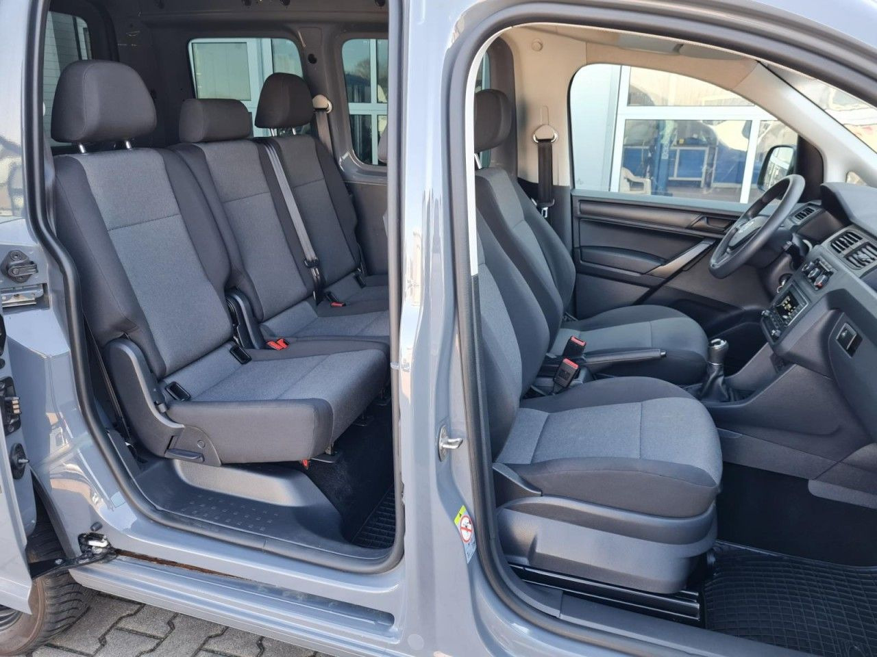 Volkswagen Caddy Kombi 4Motion TDi 5-Sitze KLIMA STHZ TEMPO - Furgoneta de pasajeros: foto 5 Volkswagen Caddy Kombi 4Motion TDi 5-Sitze KLIMA STHZ TEMPO - Furgoneta de pasajeros: foto 5
