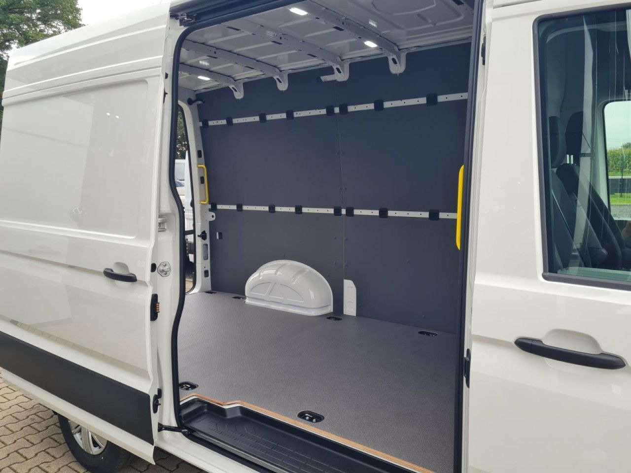 Volkswagen Crafter 35 Kasten TDI MR AHK ERGO LED TEMPOMAT - Furgón: foto 4 Volkswagen Crafter 35 Kasten TDI MR AHK ERGO LED TEMPOMAT - Furgón: foto 4
