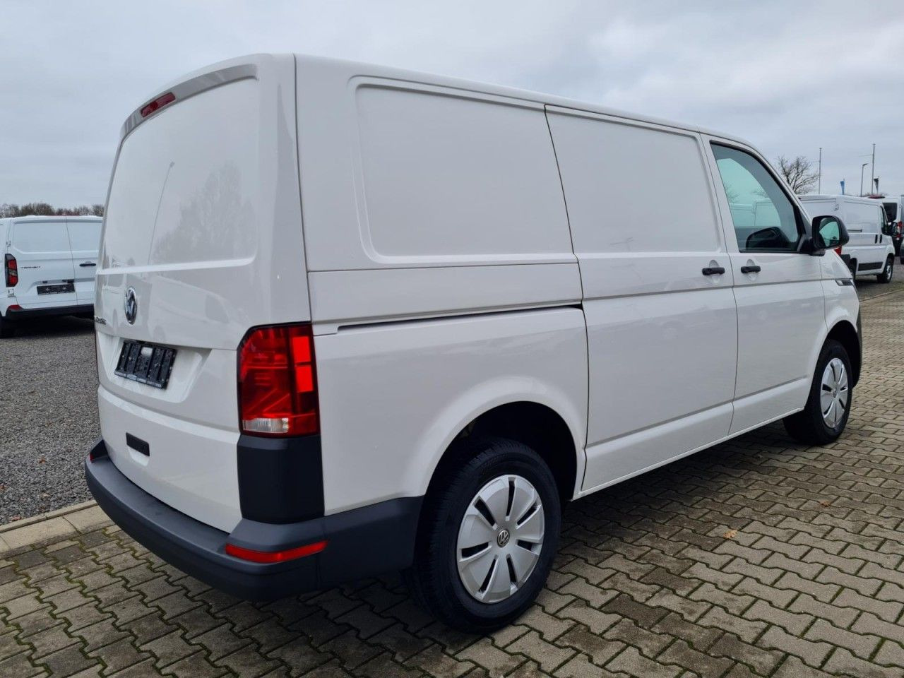 Volkswagen T6.1 Kasten L1 KR Heckklappe KAMERA KLIMA ALLWET - Furgoneta pequeña: foto 4 Volkswagen T6.1 Kasten L1 KR Heckklappe KAMERA KLIMA ALLWET - Furgoneta pequeña: foto 4