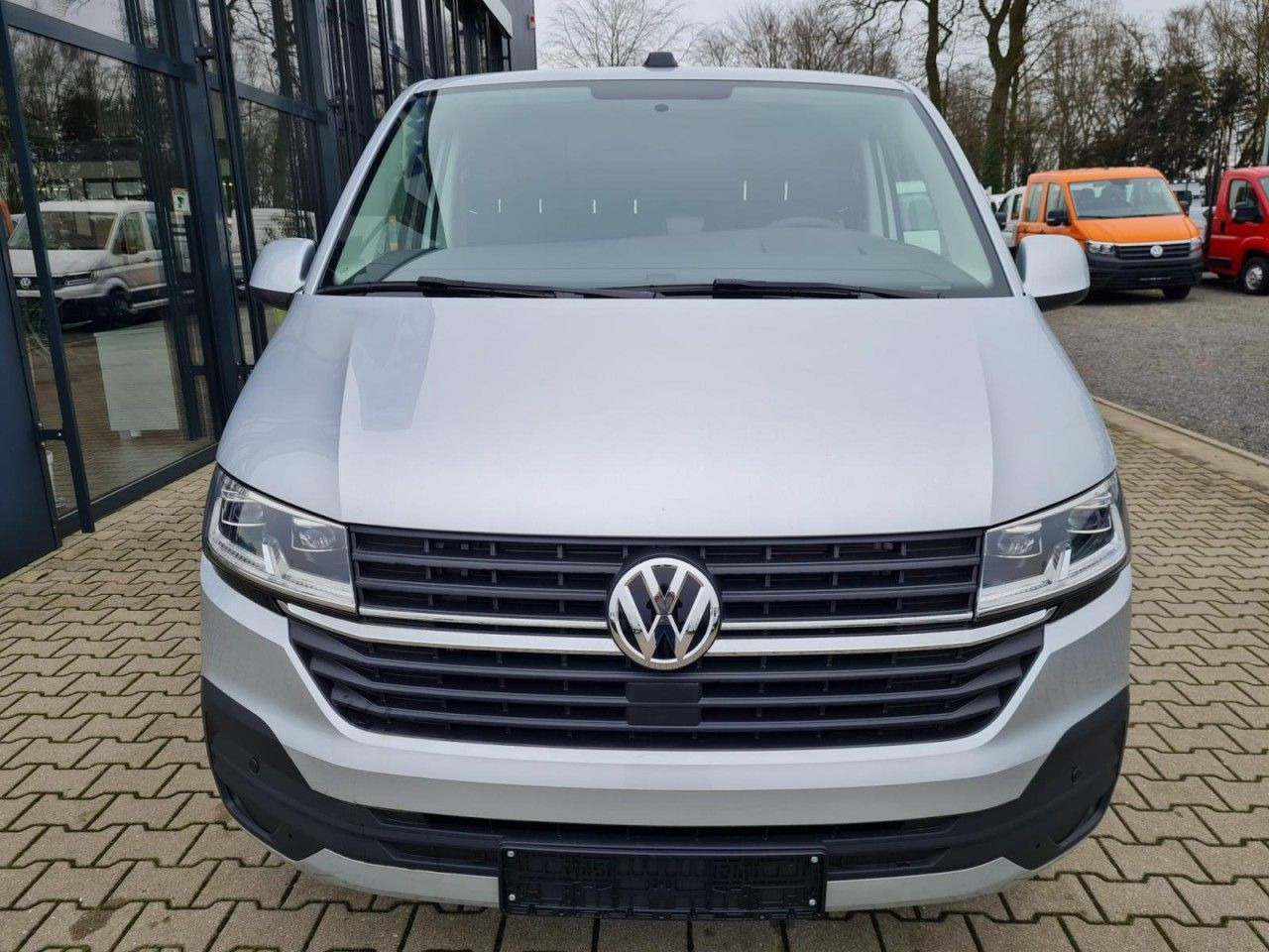 Volkswagen T6.1 Kasten TDI lang DSG LED KAMERA TEMPOMAT - Furgoneta pequeña: foto 2 Volkswagen T6.1 Kasten TDI lang DSG LED KAMERA TEMPOMAT - Furgoneta pequeña: foto 2