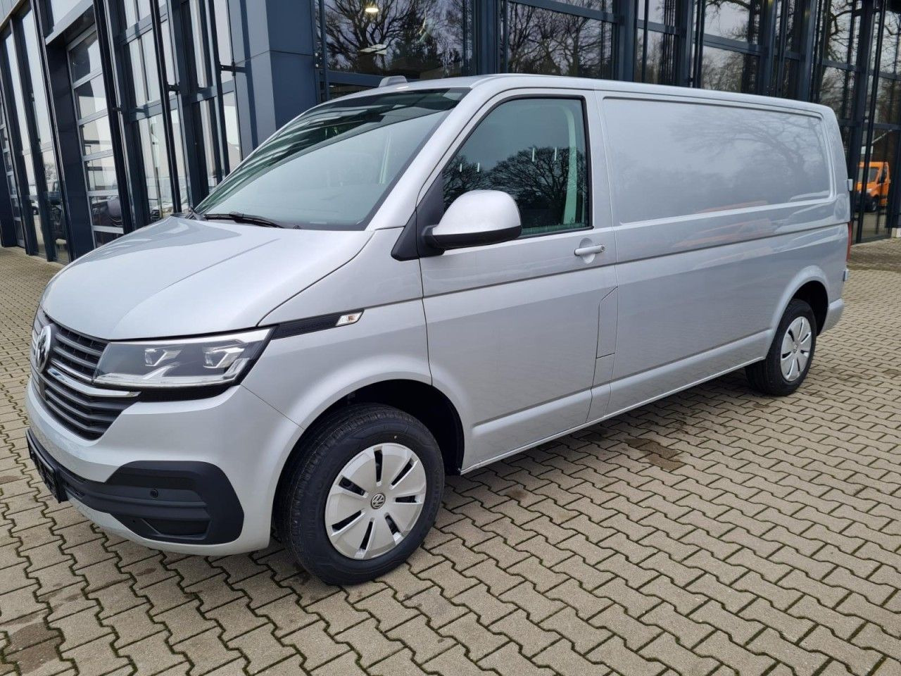 Volkswagen T6.1 Kasten TDI lang DSG LED KAMERA TEMPOMAT - Furgoneta pequeña: foto 3 Volkswagen T6.1 Kasten TDI lang DSG LED KAMERA TEMPOMAT - Furgoneta pequeña: foto 3