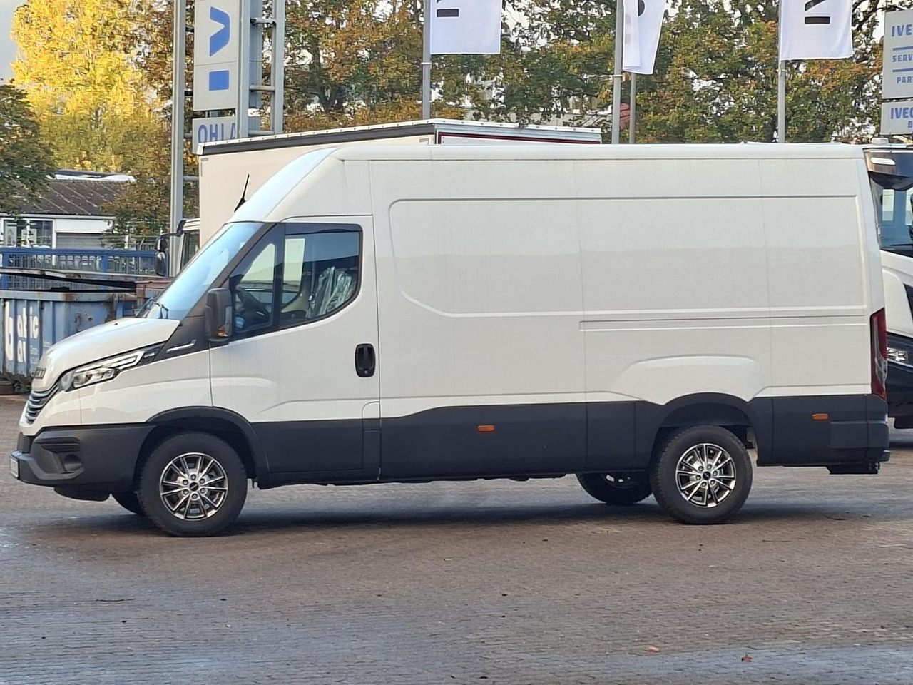 Iveco 35S18HA8V *AHK*RADIO*KAMERA*KLIMA* - Furgón: foto 2 Iveco 35S18HA8V *AHK*RADIO*KAMERA*KLIMA* - Furgón: foto 2