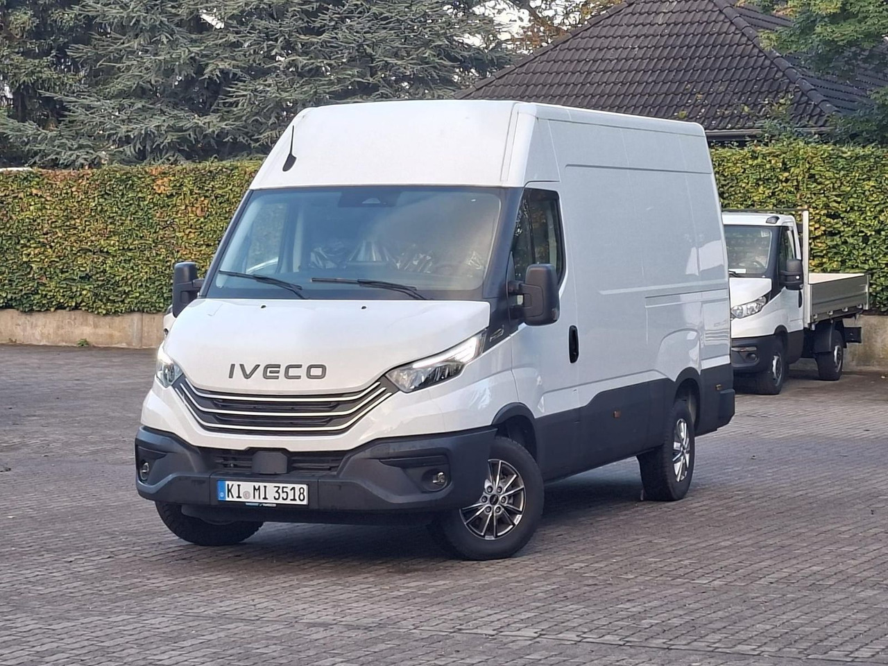 Iveco 35S18HA8V *AHK*RADIO*KAMERA*KLIMA* - Furgón: foto 1 Iveco 35S18HA8V *AHK*RADIO*KAMERA*KLIMA* - Furgón: foto 1
