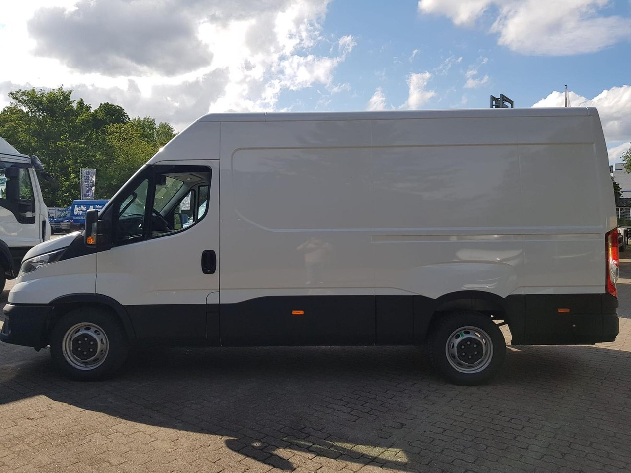 Iveco Daily 35S12A8VY*RADIO* 0% Finanzierung - Furgón: foto 2 Iveco Daily 35S12A8VY*RADIO* 0% Finanzierung - Furgón: foto 2