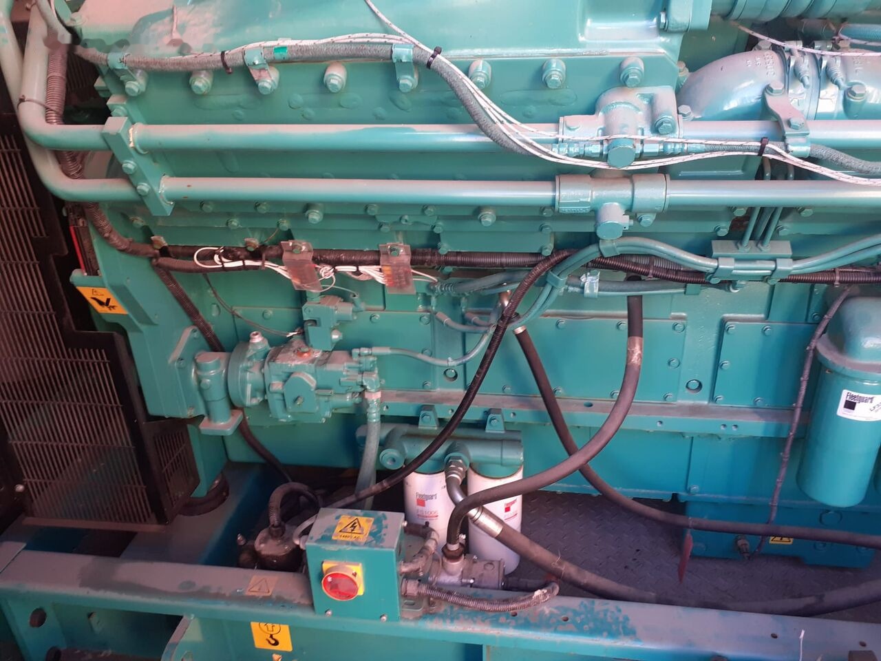 Cummins Cummins Generator Set Stamford 1300 KW 1600 KVA New Factory, Diesel Generator, 2014 Model, 2245 HP, 9000 kg, Low Hours, For Sale in Poland - Generador industriale: foto 2 Cummins Cummins Generator Set Stamford 1300 KW 1600 KVA New Factory, Diesel Generator, 2014 Model, 2245 HP, 9000 kg, Low Hours, For Sale in Poland - Generador industriale: foto 2