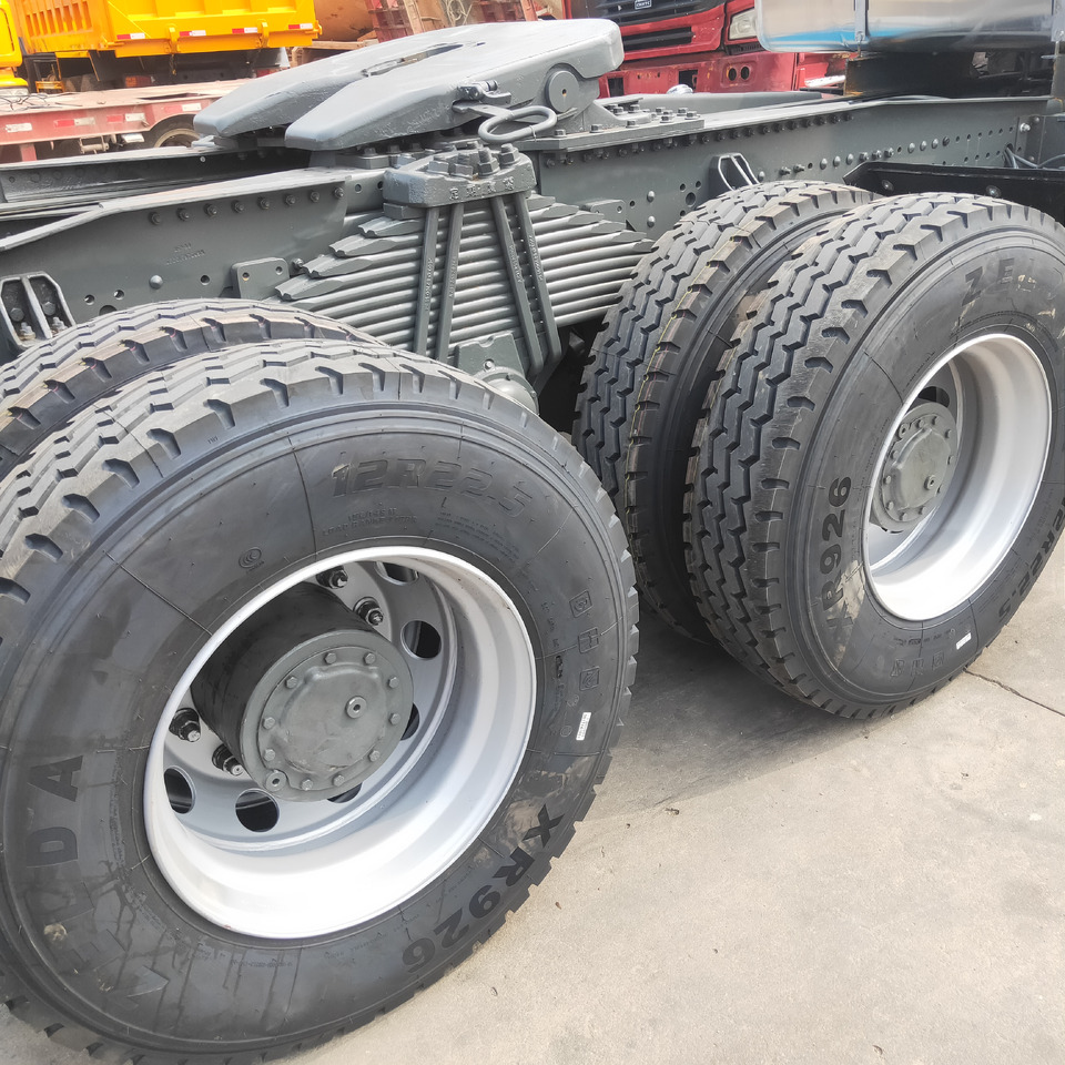 Sinotruk HOWO 420 6*4 Tractor - Cabeza tractora: foto 2 Sinotruk HOWO 420 6*4 Tractor - Cabeza tractora: foto 2