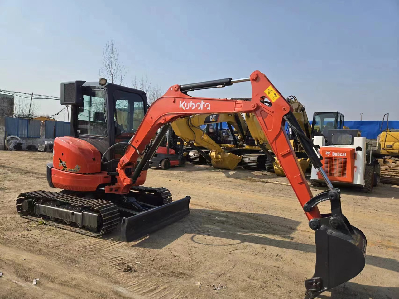KUBOTA U35 - Miniexcavadora: foto 1 KUBOTA U35 - Miniexcavadora: foto 1